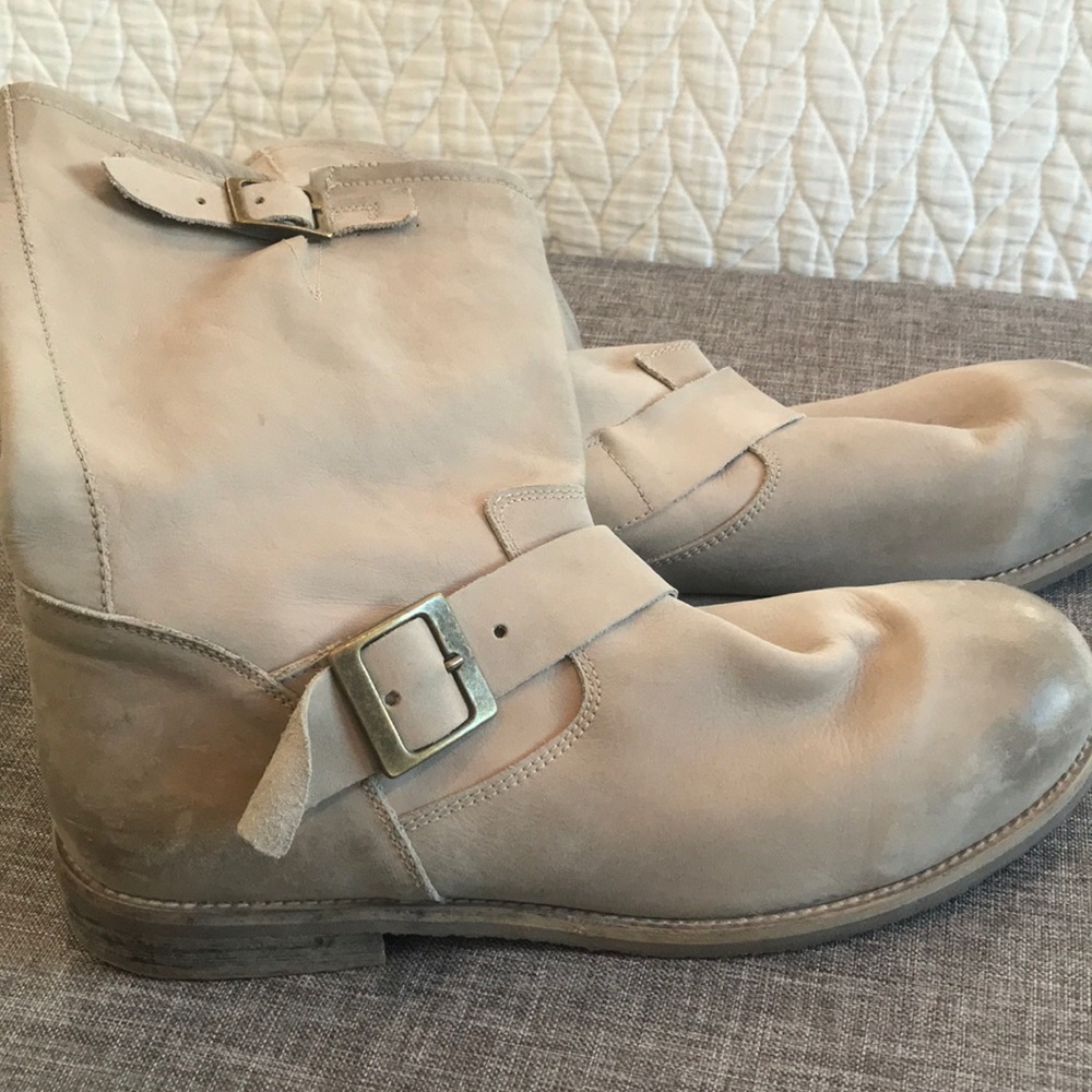 Mid-calf soft leather boots - Made in Spain